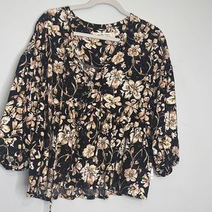 Floral flowy blouse
